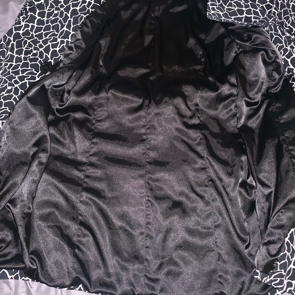Stylish Black and White Giraffe print Trench Coat - Picture 10 of 11